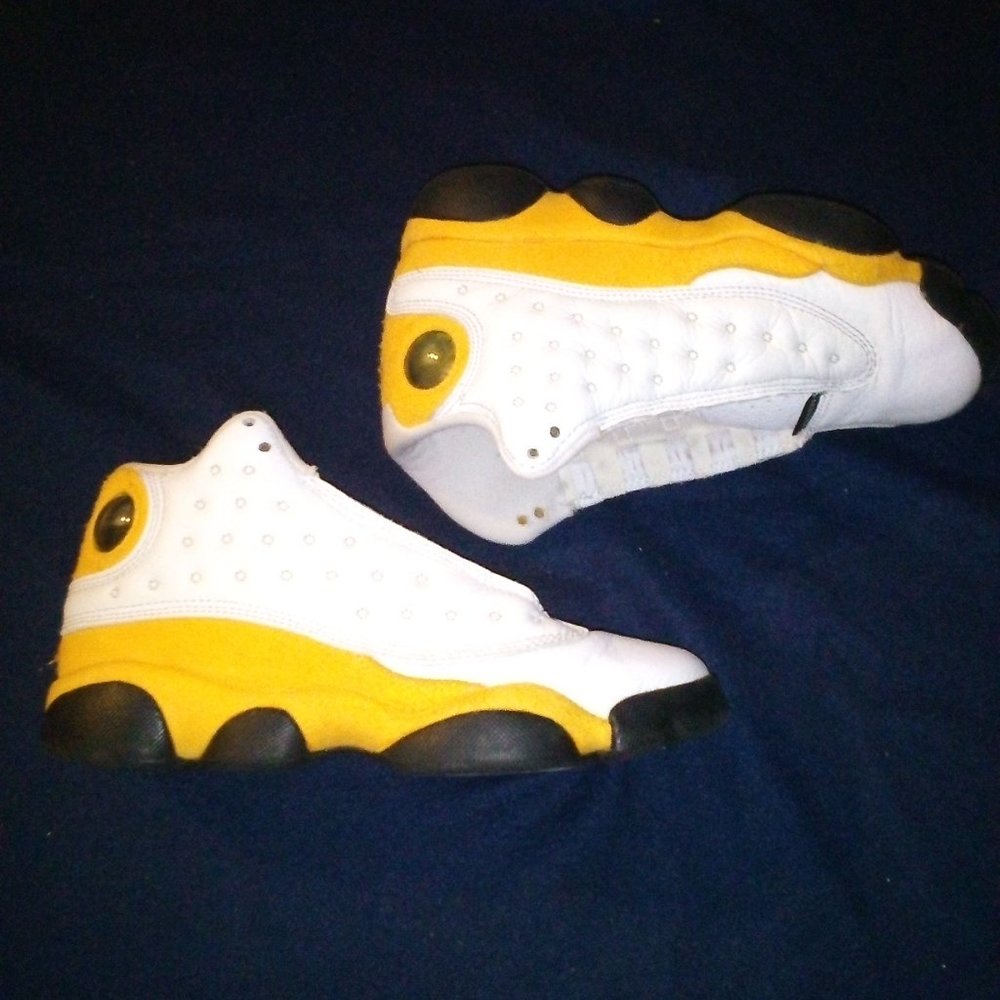 Sneakers - Picture 2 of 3